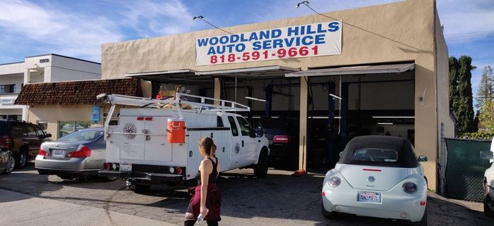 Customers Arriving at the Auto Repair Facility | Woodland Hills Auto Service