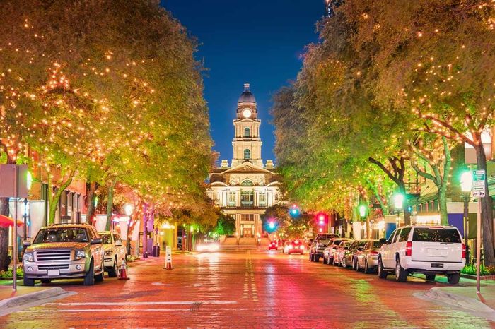 downtown fort worth with courthouse in background