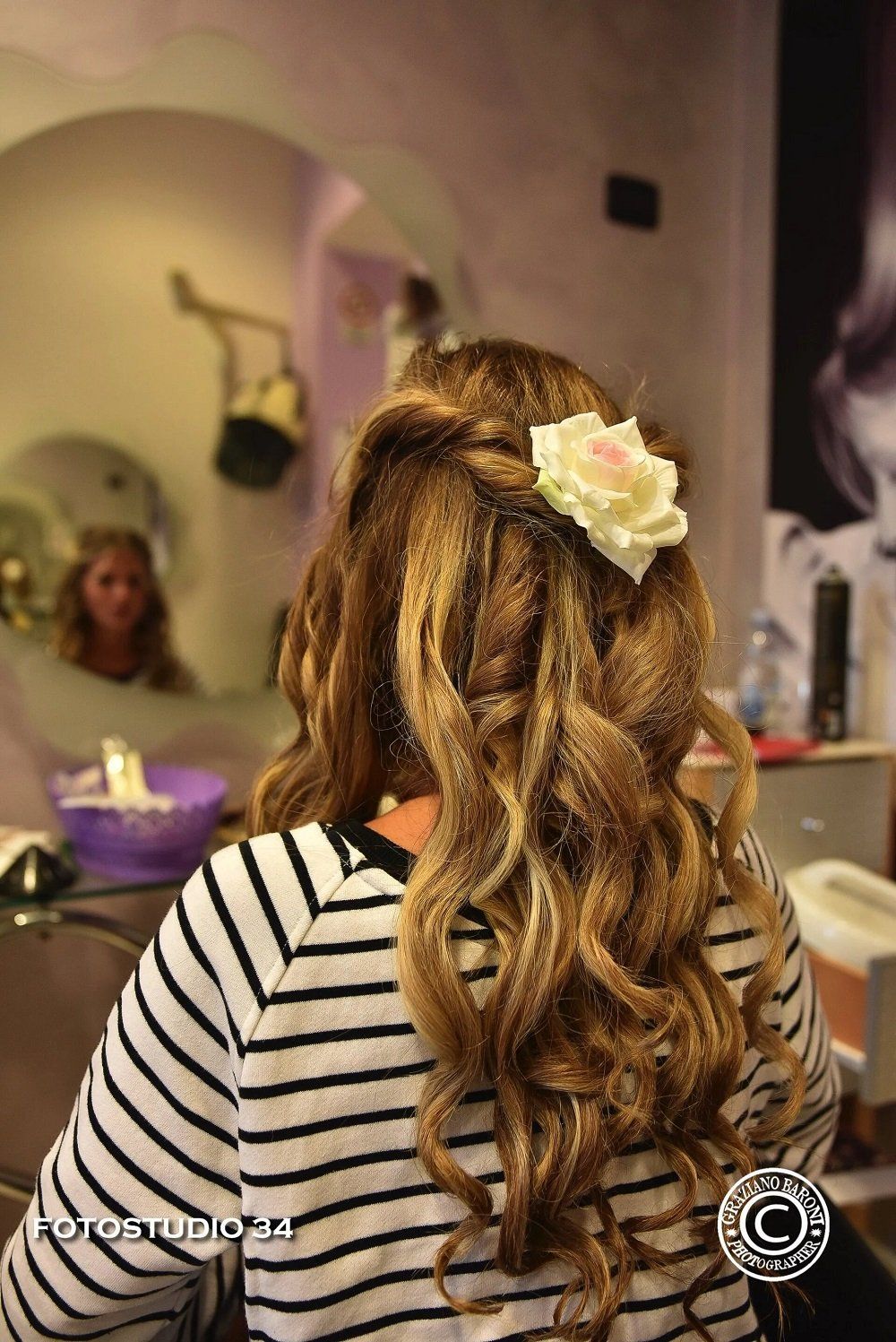 cliente nel salone per acconciatura