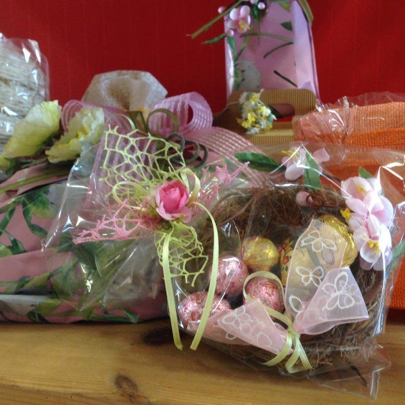 Materiale per confezioni pasquali