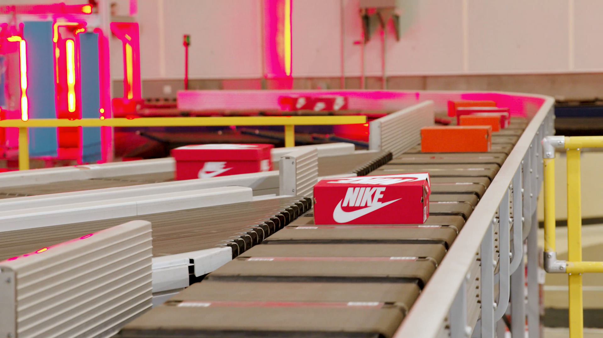 Image linking to Distribution Centers