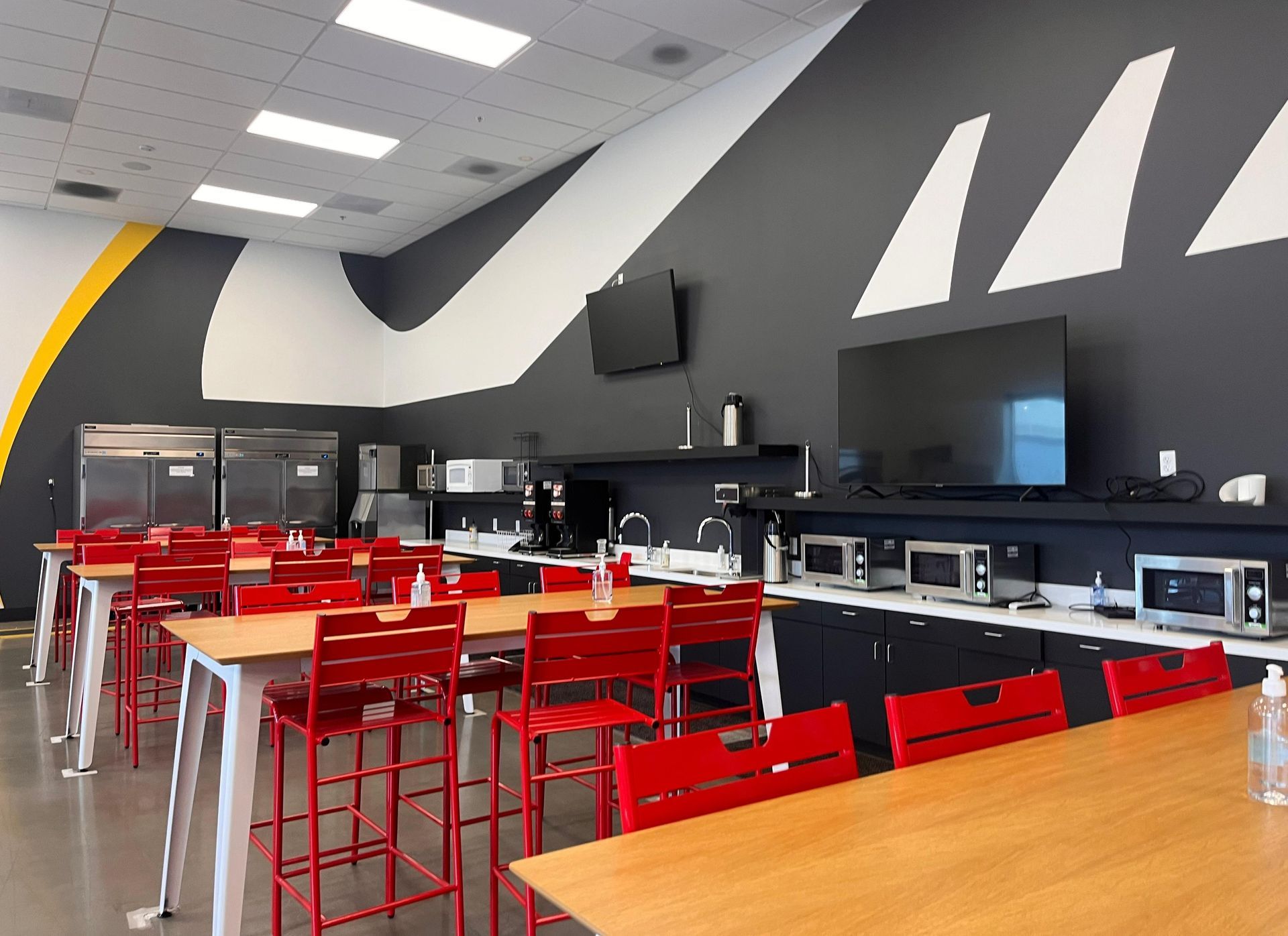 Image linking to breakroom