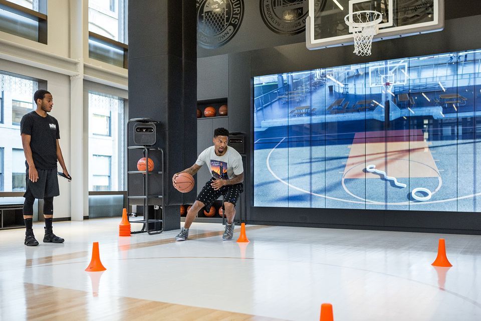 Image linking to indoor court