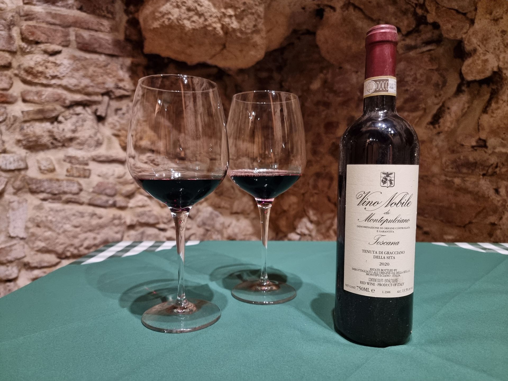 Vino Nobile di Montepulciano Ristorante Enoteca Godimento DiVino. TENUTA DI GRACCIANO DELLA SETA