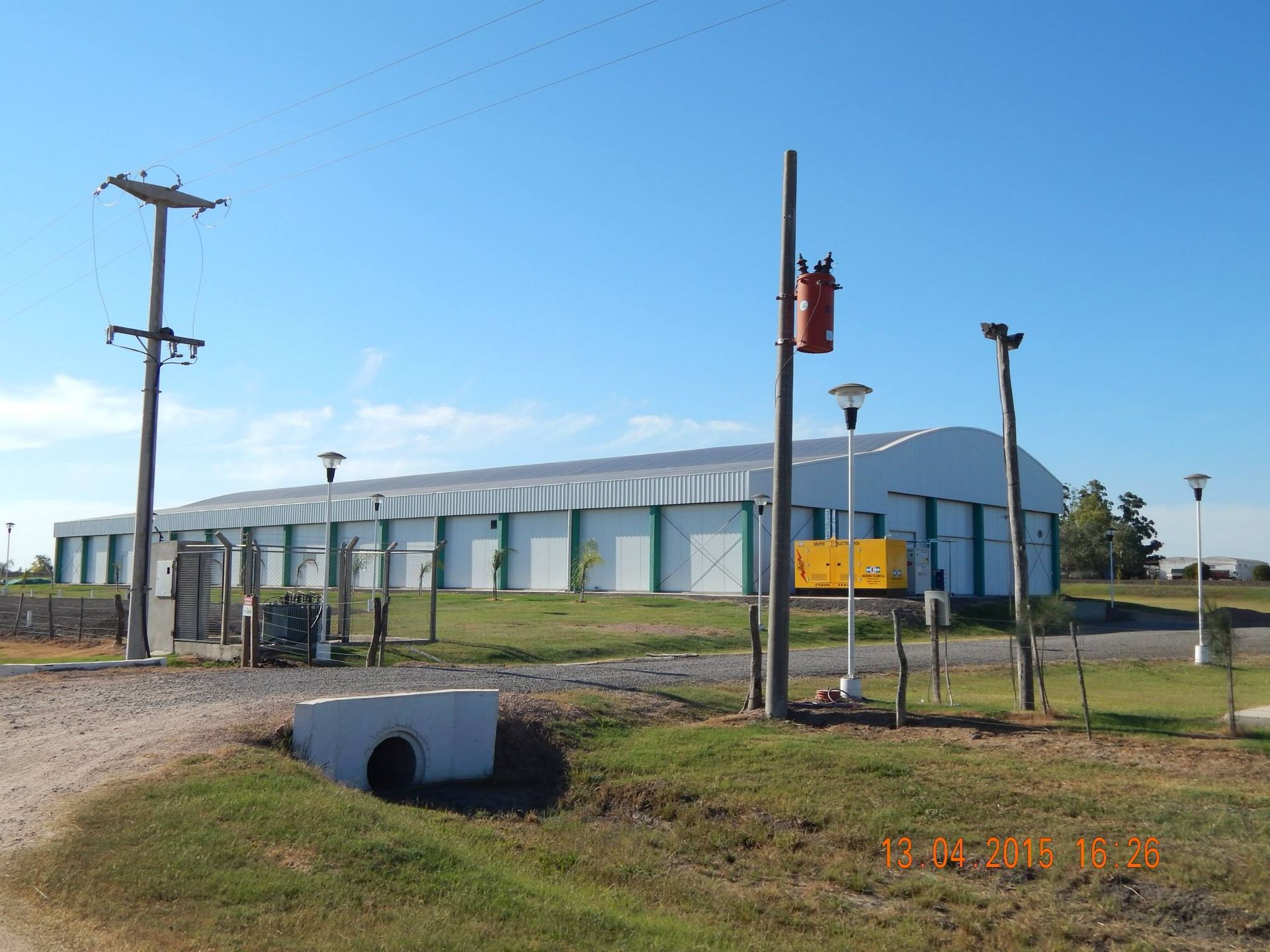 Nave industrial y planta productiva desarrollada por FD Fabre Ingeniería en la región de Villa Elisa, Entre Ríos.