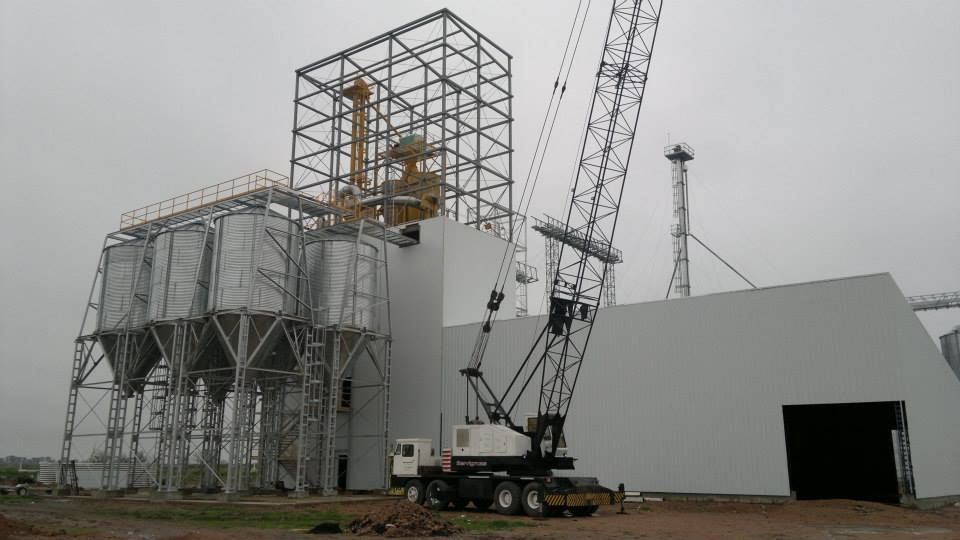 Nave industrial y planta productiva desarrollada por FD Fabre Ingeniería en la ciudad de Basavilbaso, Entre Ríos.