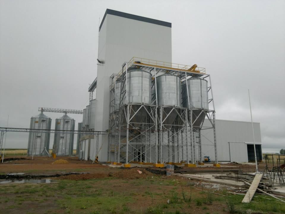 Nave industrial y planta productiva desarrollada por FD Fabre Ingeniería en la ciudad de Basavilbaso, Entre Ríos.