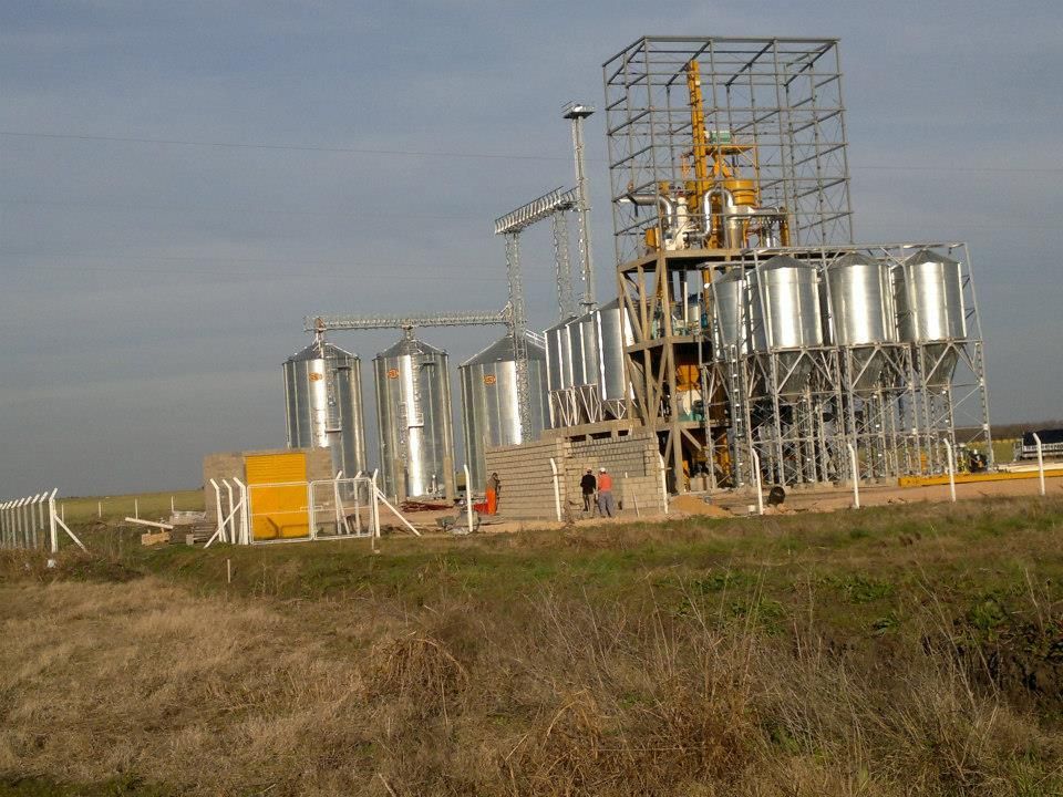 Nave industrial y planta productiva desarrollada por FD Fabre Ingeniería en la ciudad de Basavilbaso, Entre Ríos.