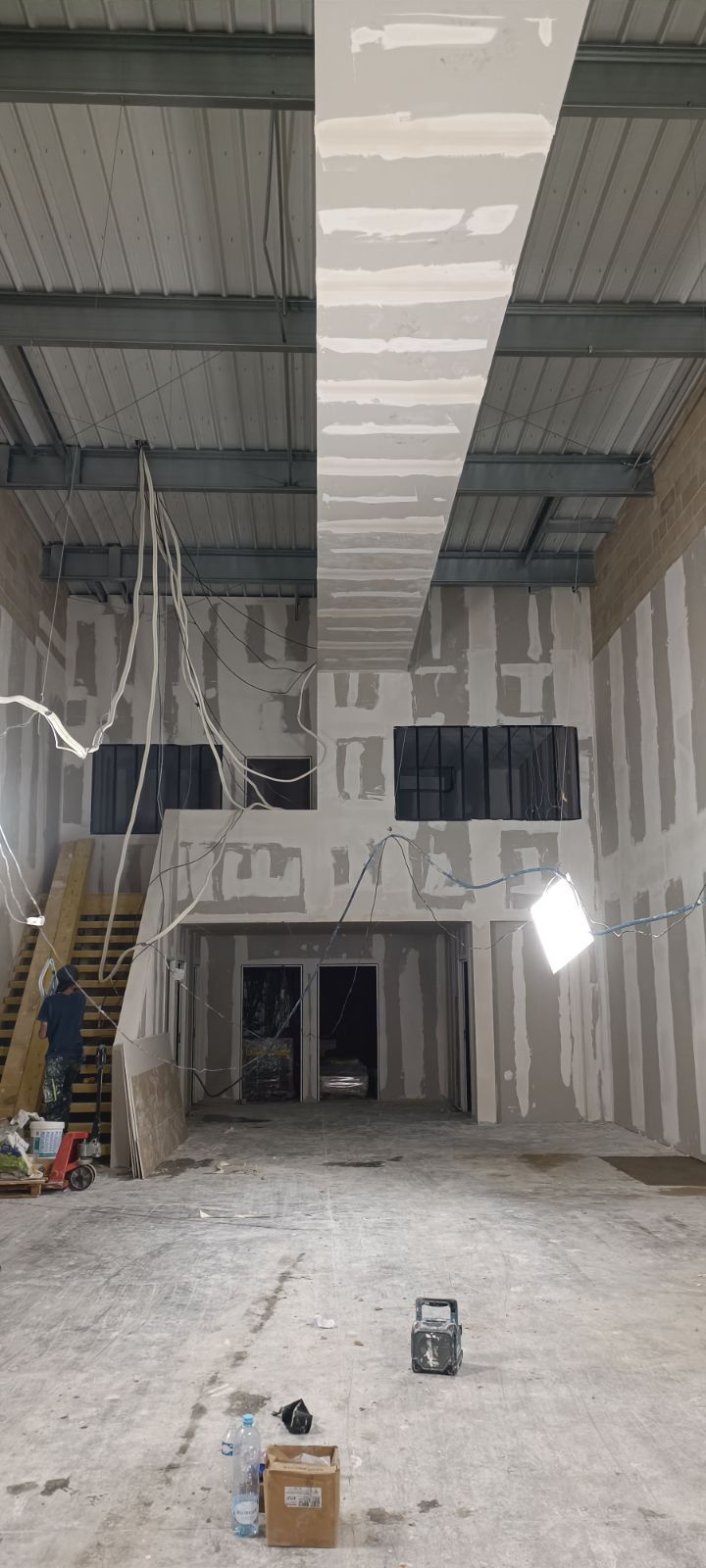 travaux dans un magasin de vente de spa à Reims