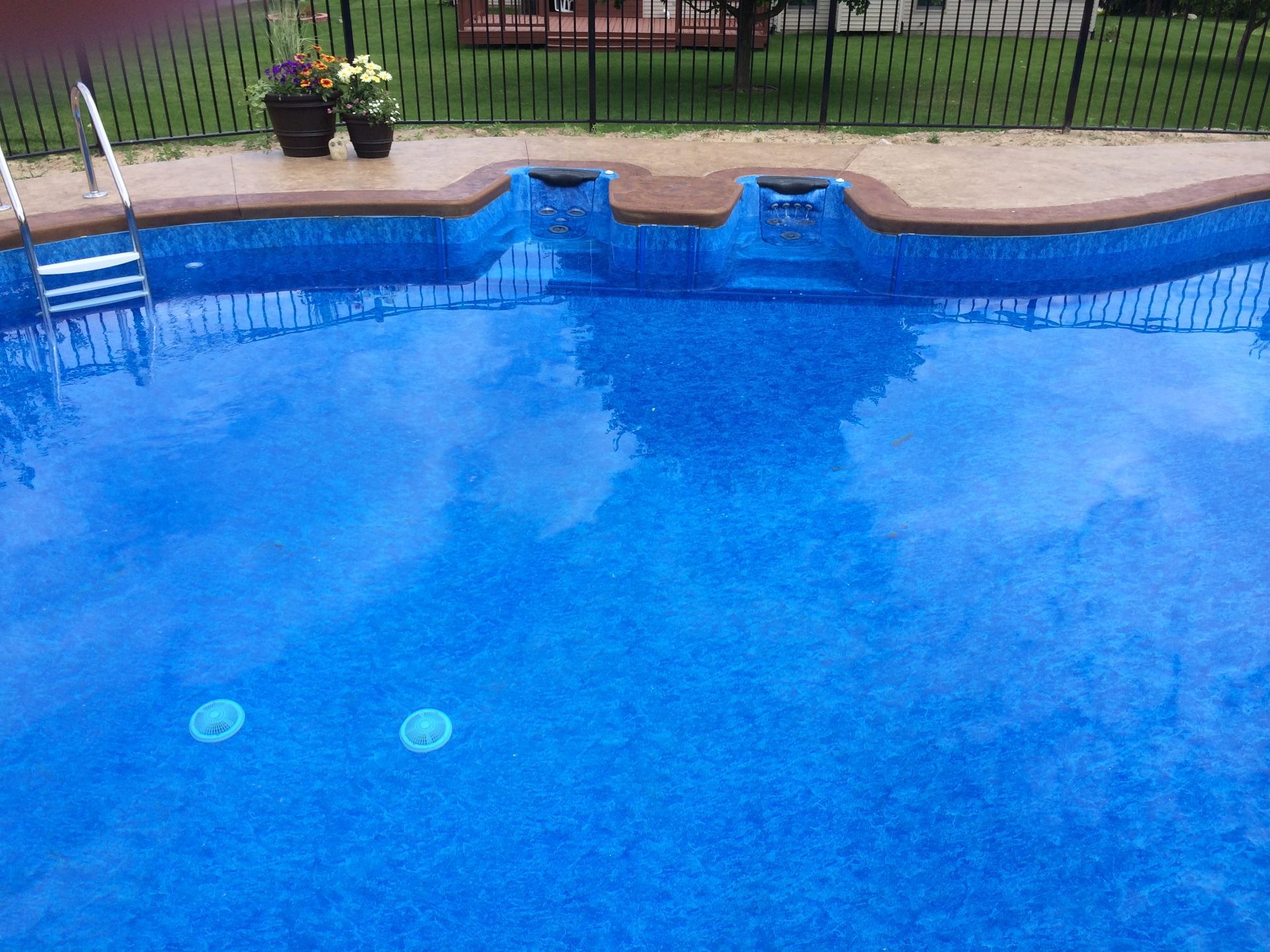 Pool with Hydro-Therapy with two seats