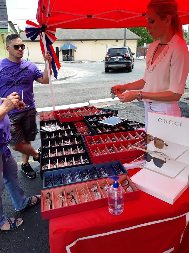 Gucci glasses being sold