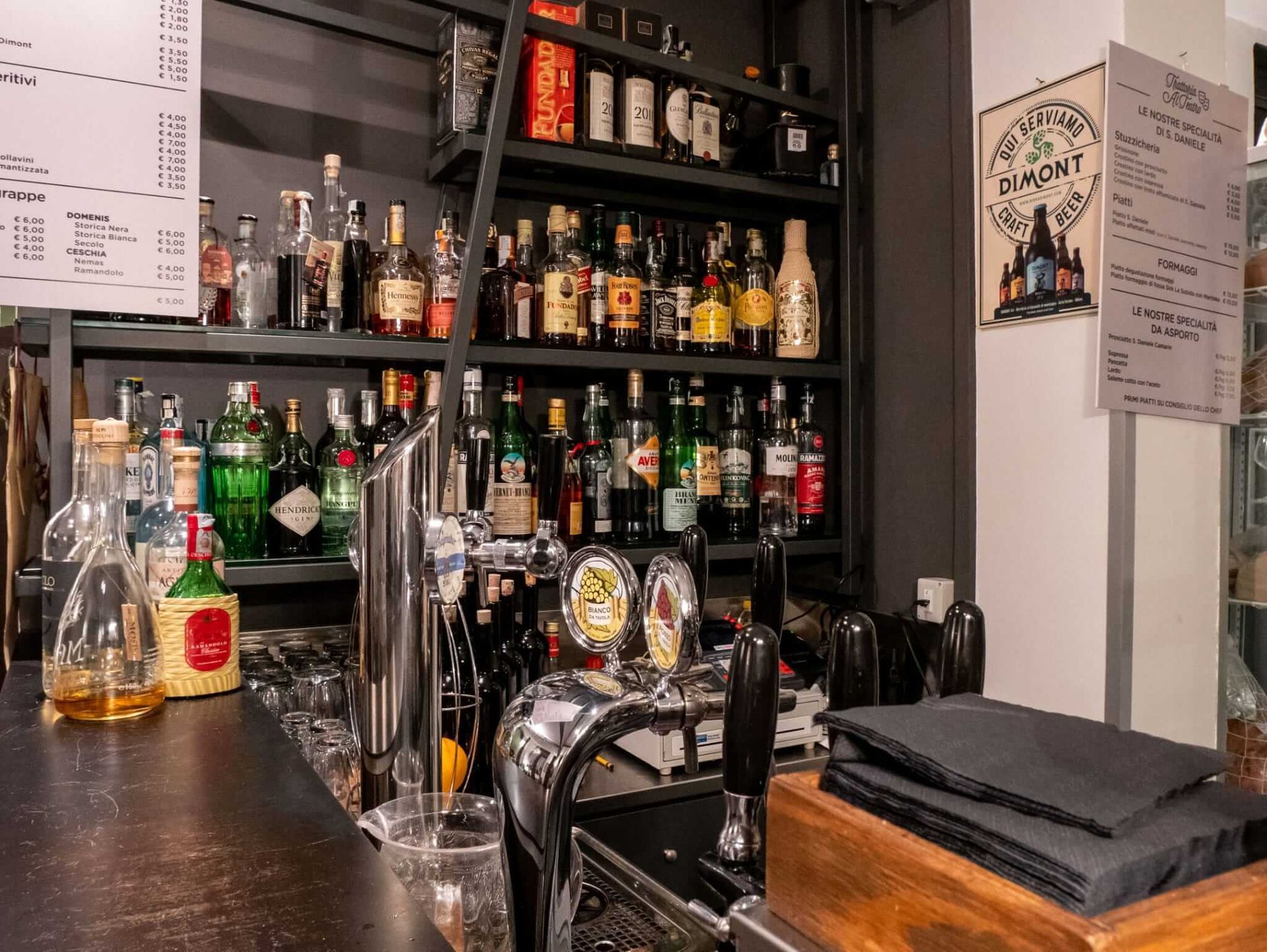 Trattoria Al Teatro interni del locale