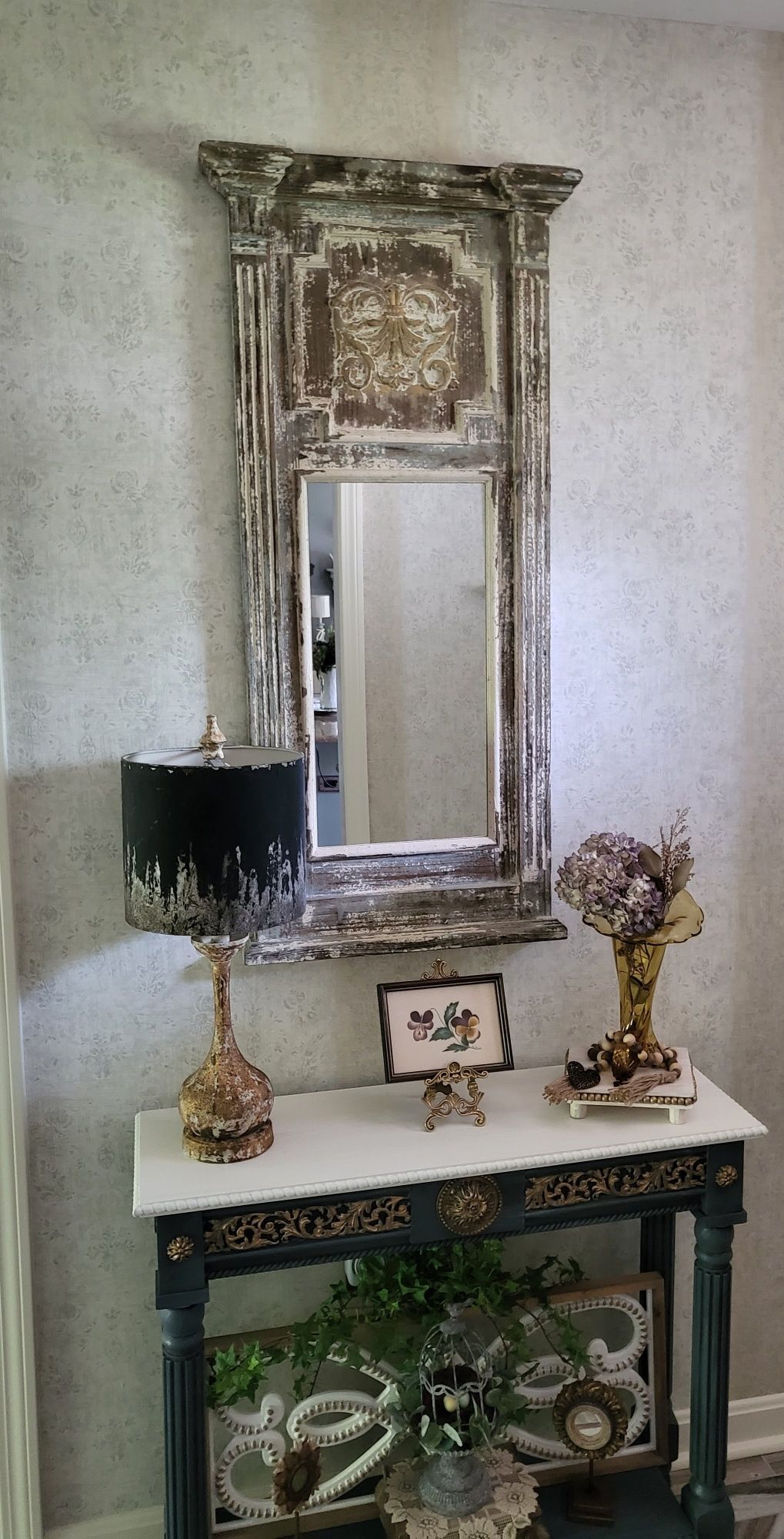 home interior decorating using mirror with rustic elements.