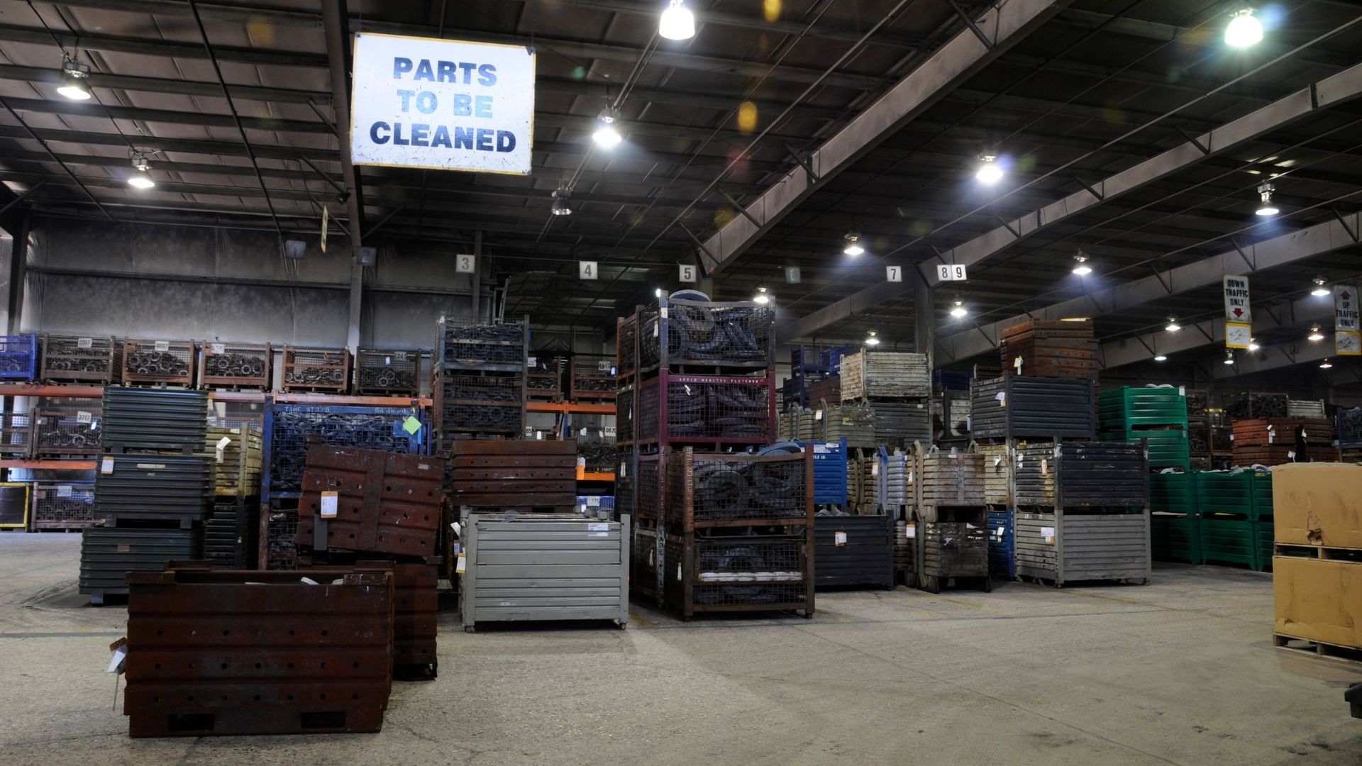 Warehouse of parts to be cleaned
