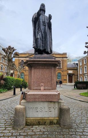 Statue of John Wesley