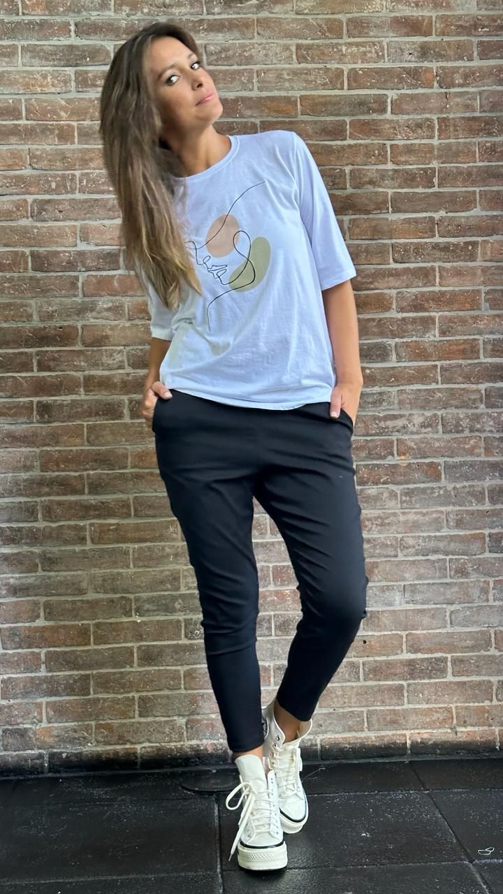 REMERA SILUETA