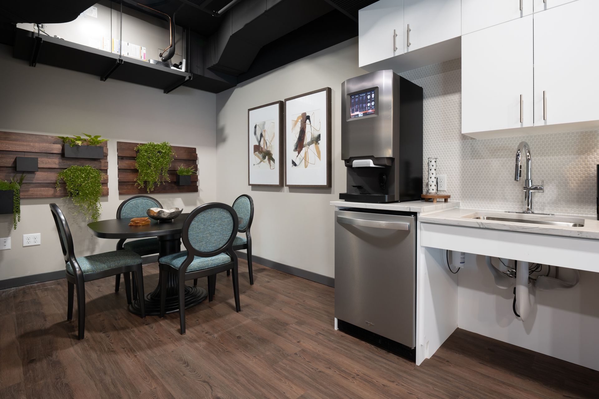 coffee area with table seating