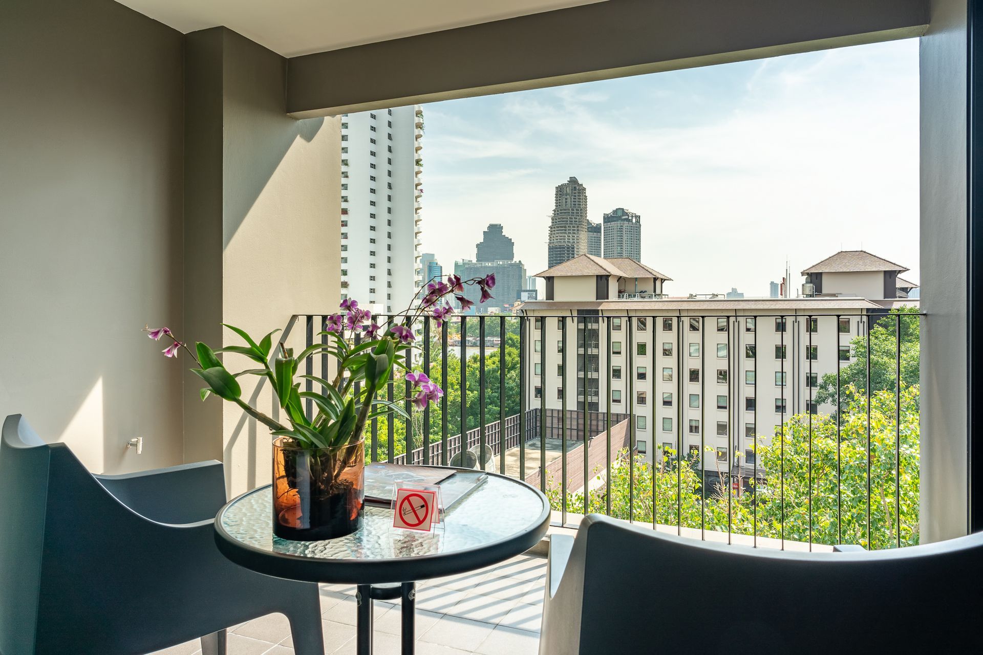 Naga Residence Hotel Bangkok - Family Suite Balcony