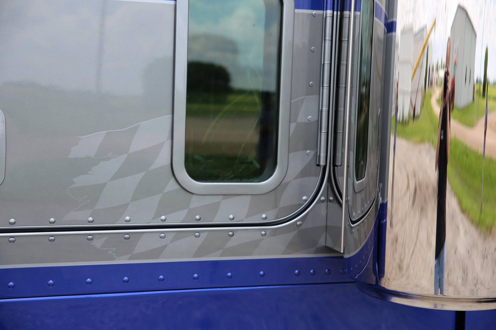 Semi-Truck Repair in Hutchinson KS by Quality Body Shop