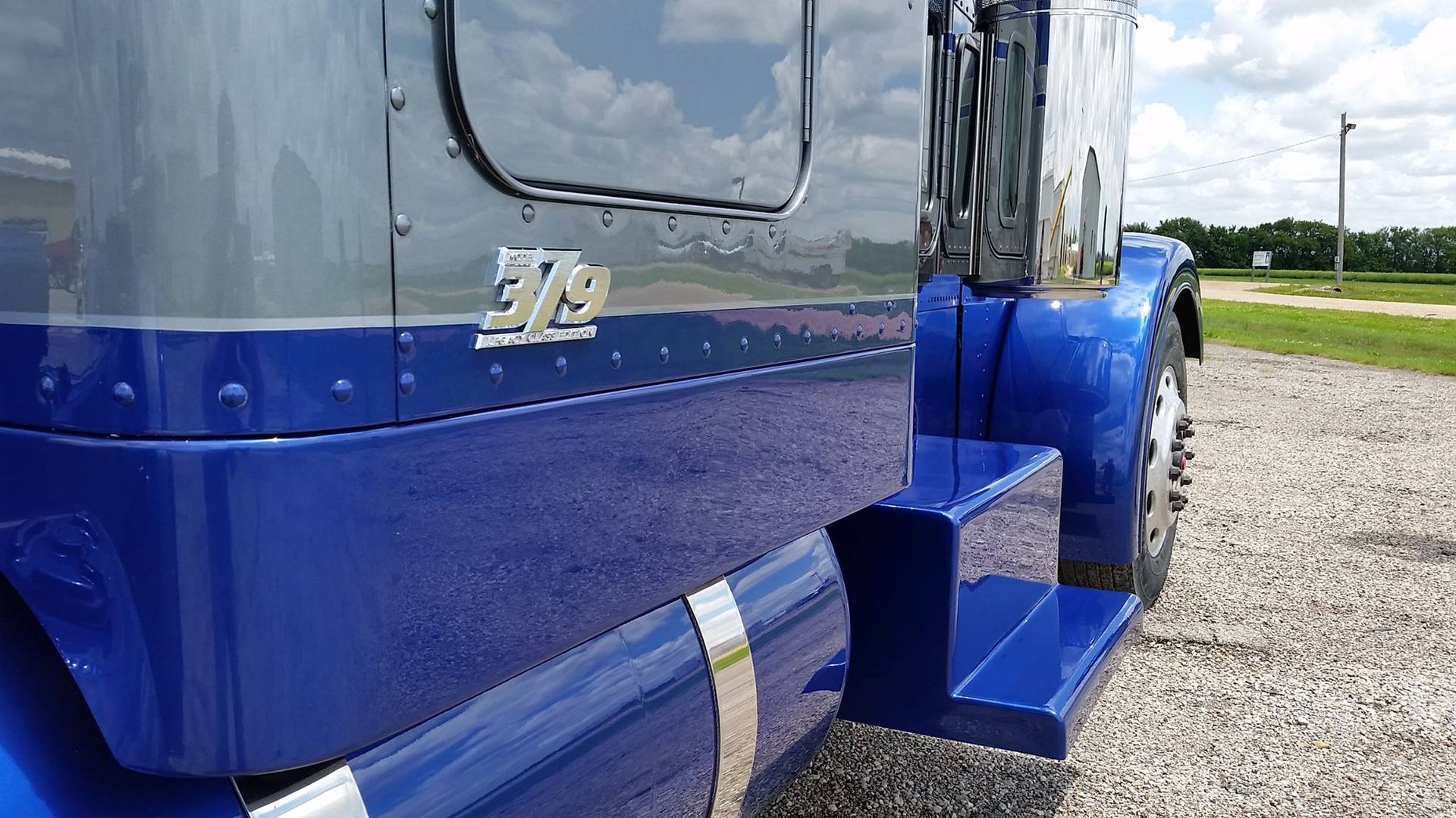 Semi-Truck Repair in Hutchinson KS by Quality Body Shop