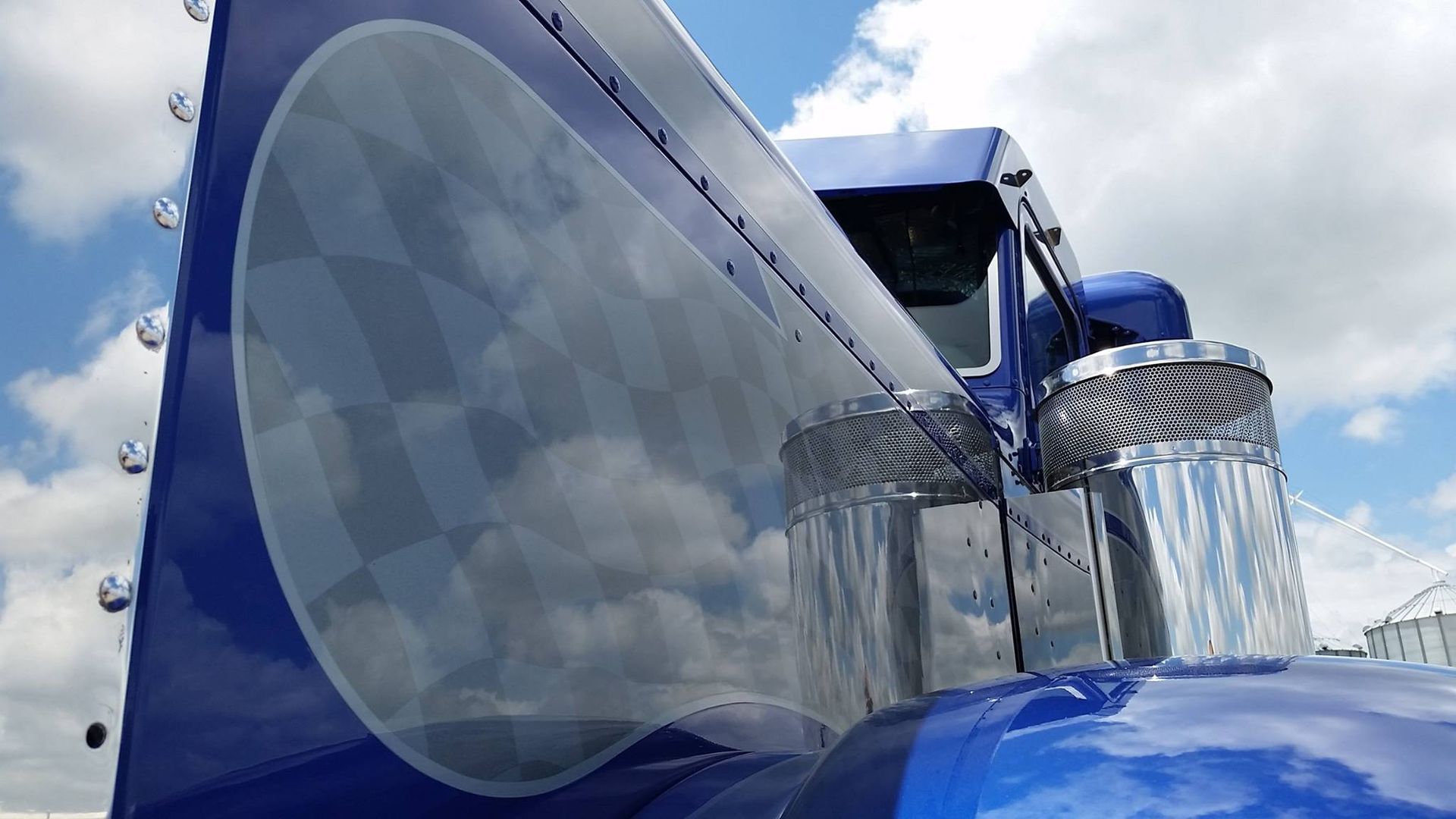 Semi-Truck Repair in Hutchinson KS by Quality Body Shop