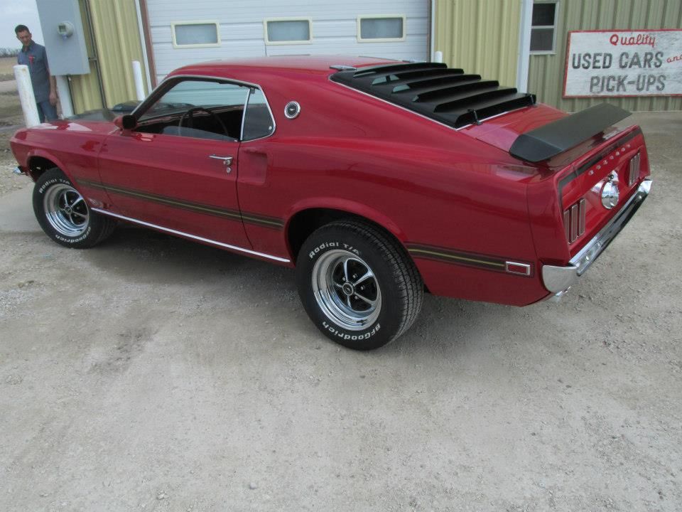 Custom Paint Jobs in Hutchinson KS with Quality Body Shop