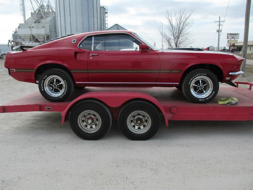 Custom Paint Jobs in Hutchinson KS with Quality Body Shop