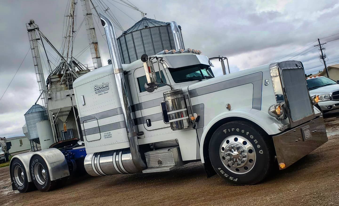 Semi-Truck Repair in Hutchinson KS by Quality Body Shop