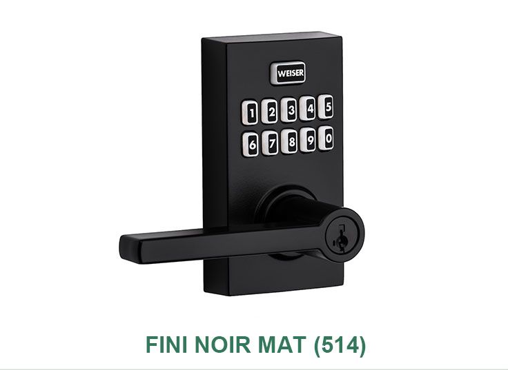 Une serrure de porte noire avec une poignée et une clé sur fond blanc.