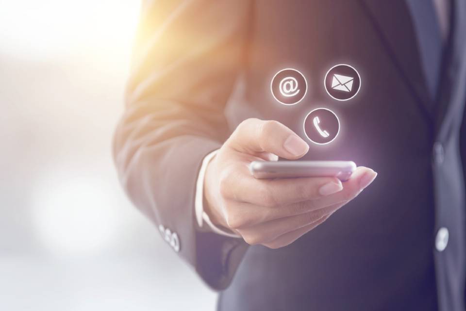 prenotazione visita dentistica attraverso smartphone