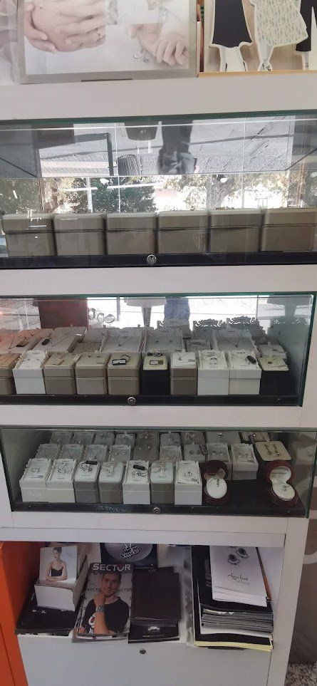 vetrina esposizione articoli gioielleria