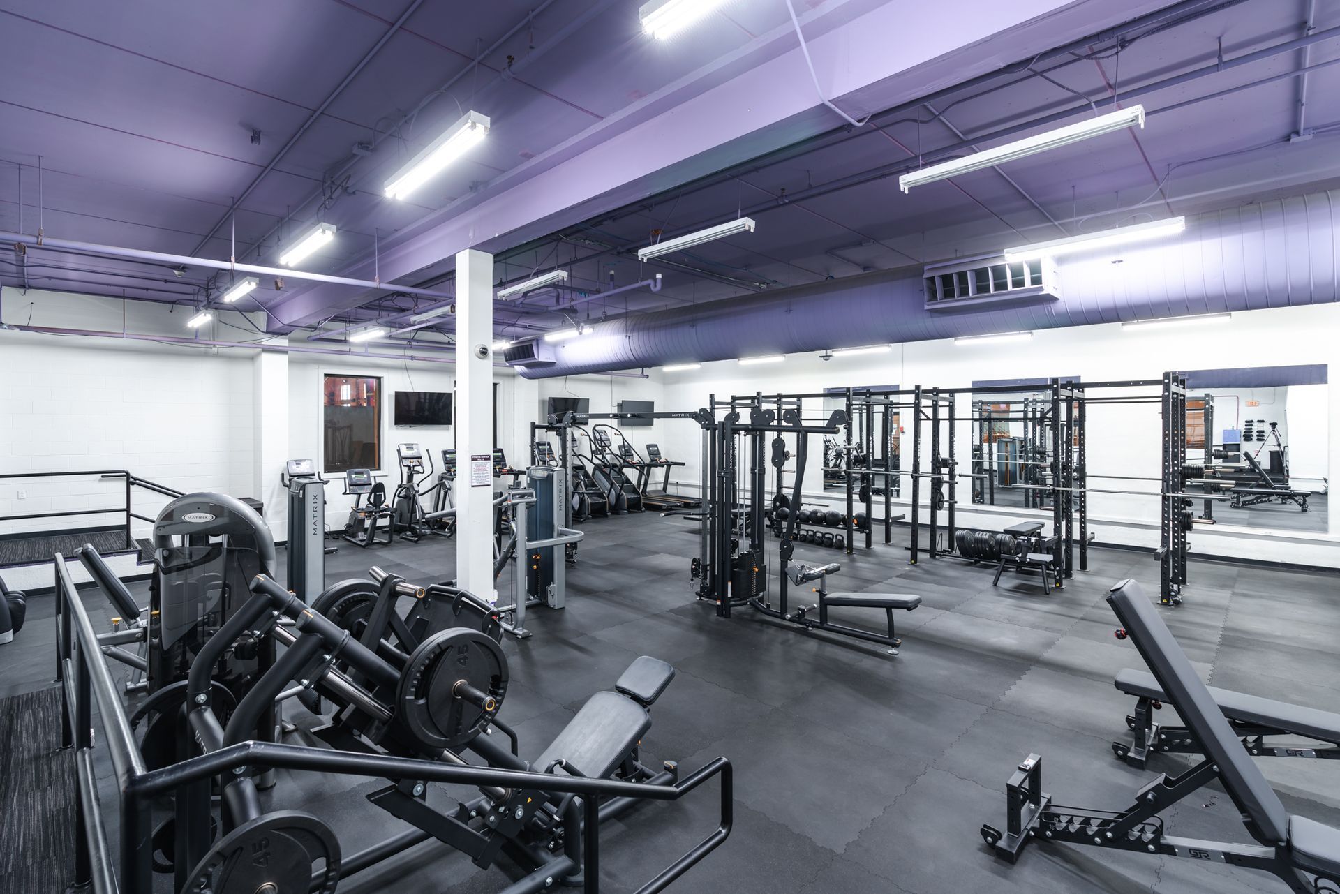 Gallery Detail: Rothschild Wi Apartments With Full Gym And Personal Trainer