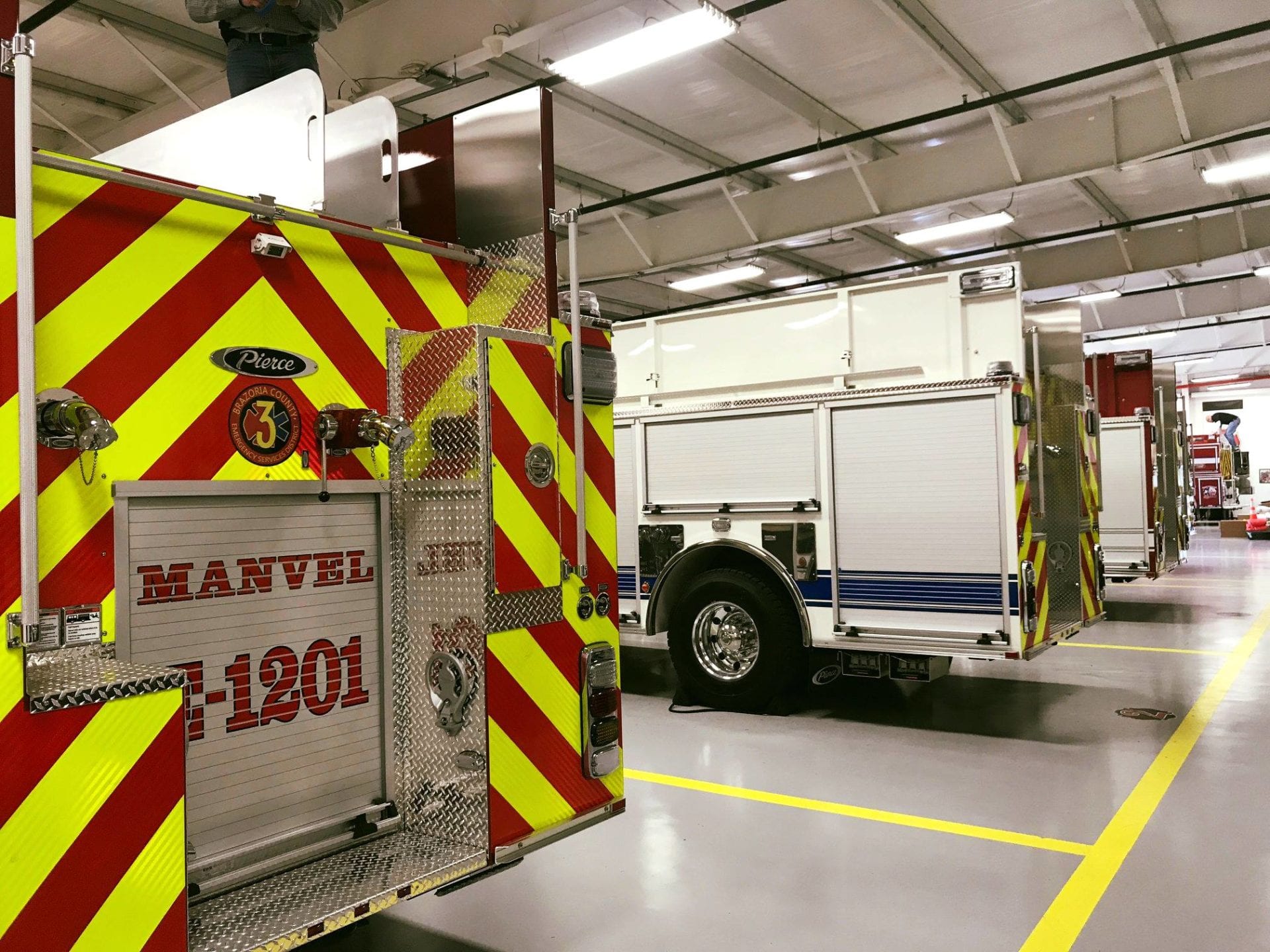 A picture of the back of Manvel fire tanker 1201.