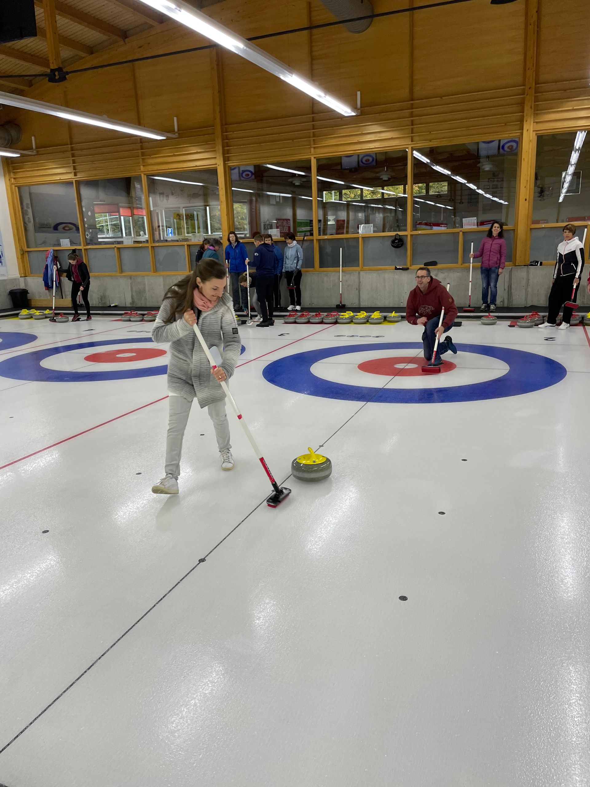 Bäckerei Mohler Curling-Action auf dem Eis