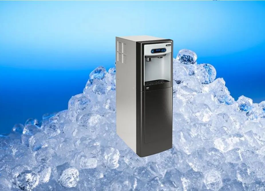 Follett 7 Series Ice - 
    Tower & Countertop Models
    100 lbs. of Ice Per Day
    No Drain Required
    Ideal for 25-30 person work space