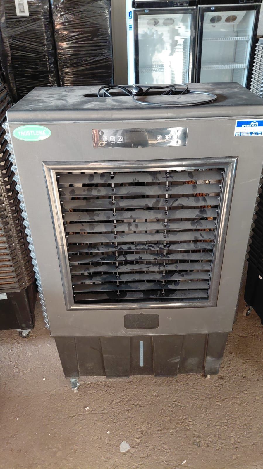 <p class="rteBlock">מצנן</p>