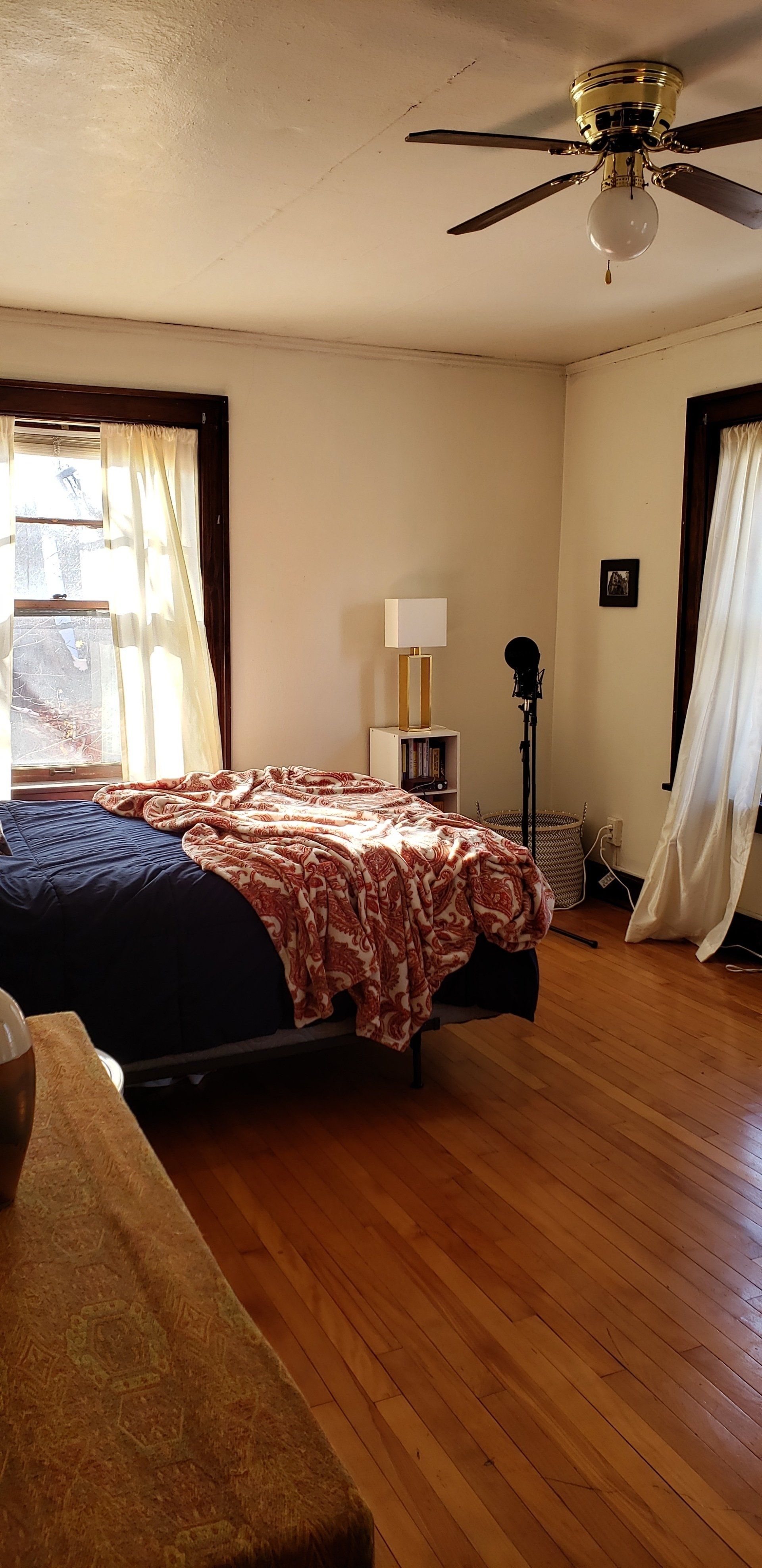 330 N. Carroll Street interior