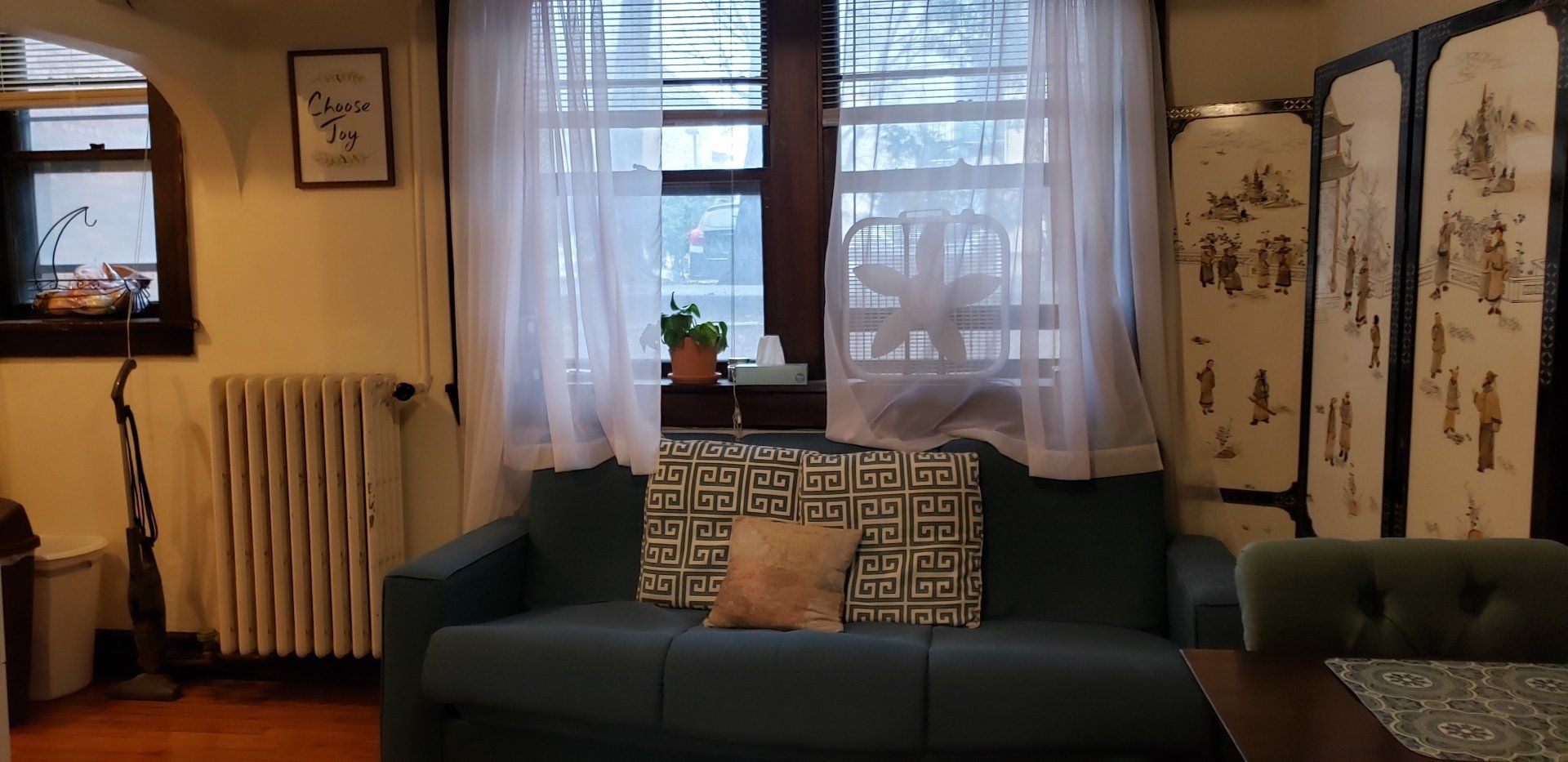 330 N. Carroll Street interior