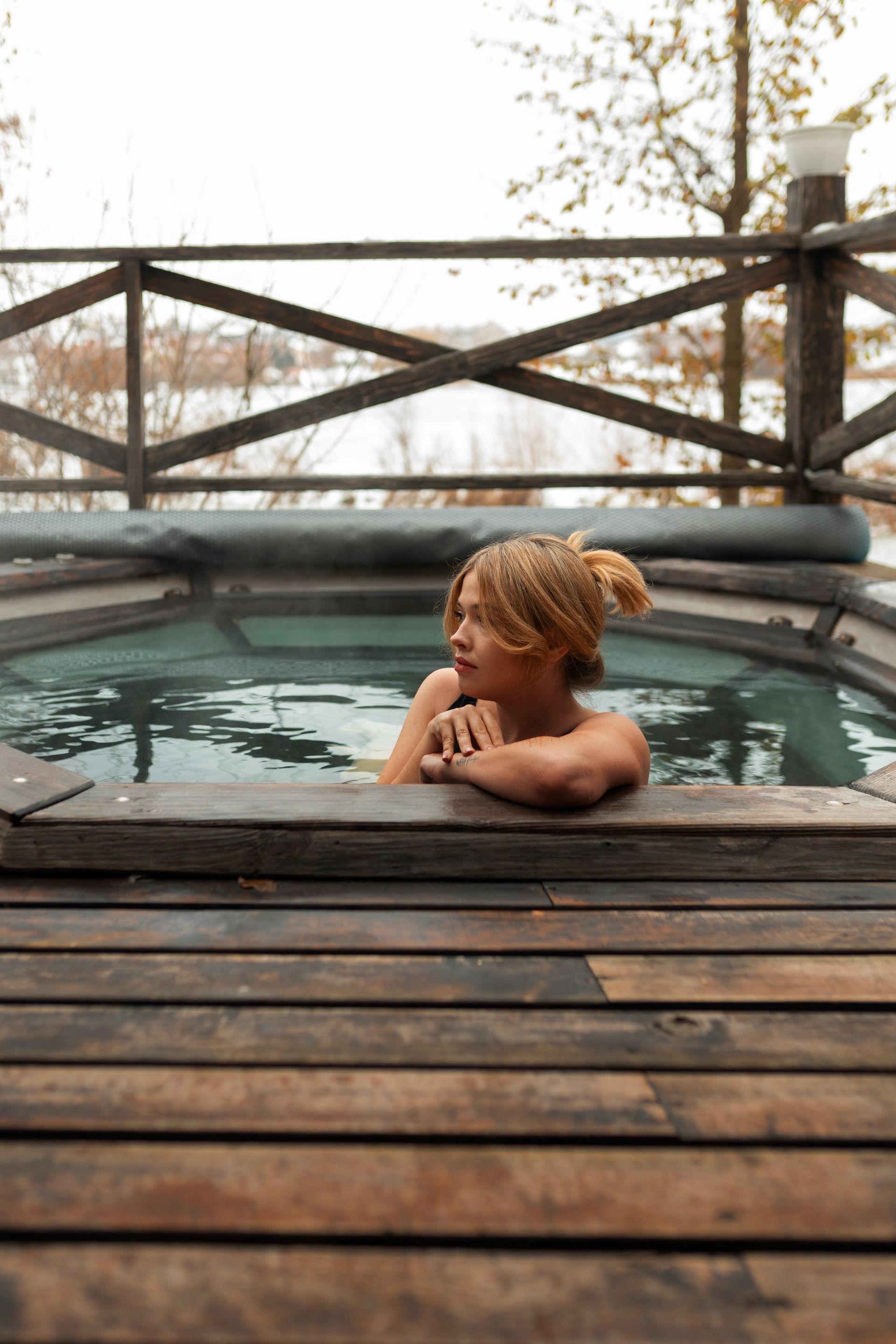 Femme dans un bain nordique