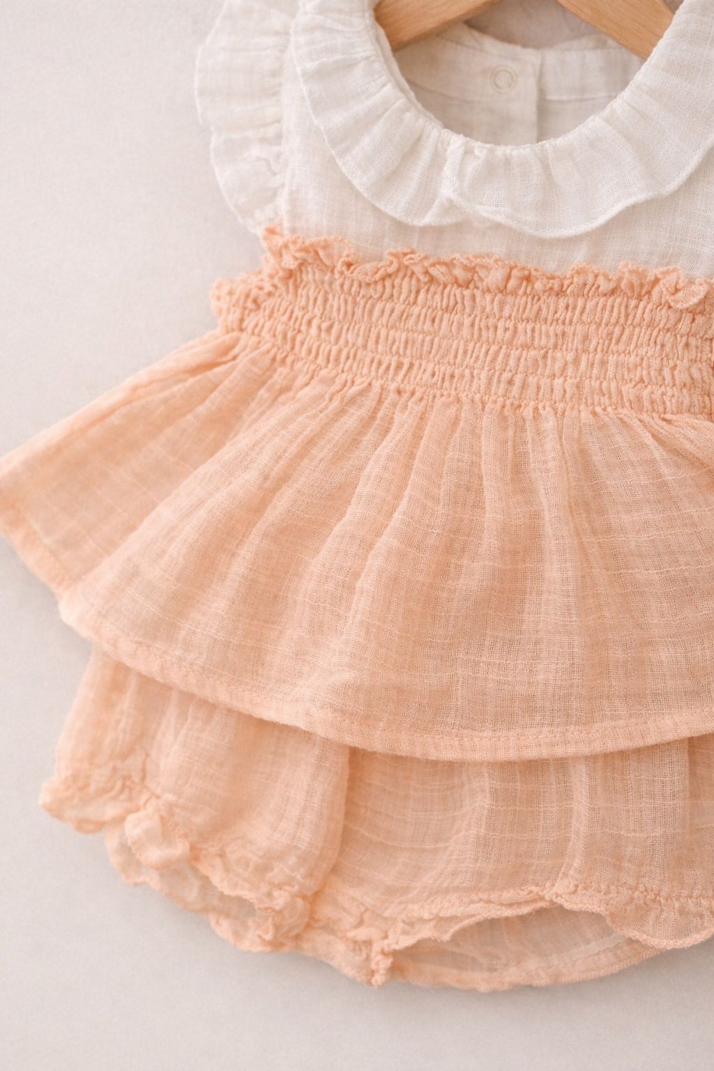 Perzik Baby Set – Jurkje met Bloomers | Zachte Zomerset voor Meisjes