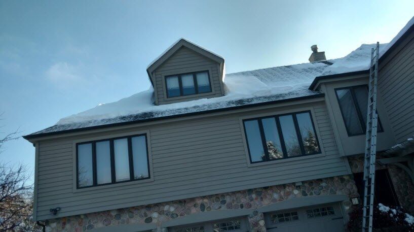 Roof with Snow - Residential Roofing in Lake in the Hills,, IL
