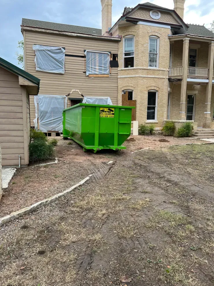Junk Removal on End-of-Year Home Renovations