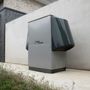 A gray and black box with the word thermo on it