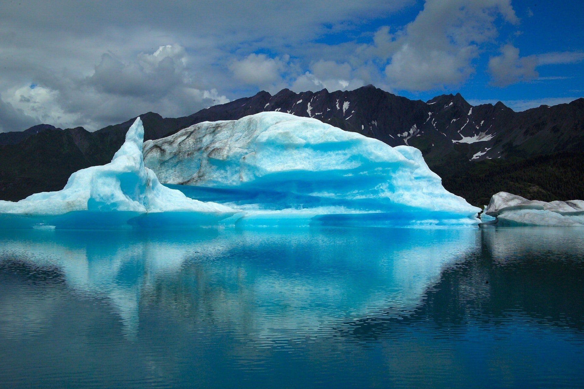 Blue Ice Charter - Glacier Viewing