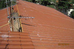 Tetto con tegole rosse