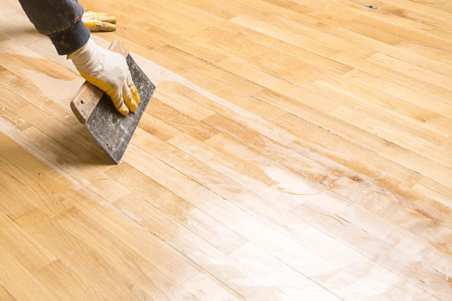 varnishing a floor