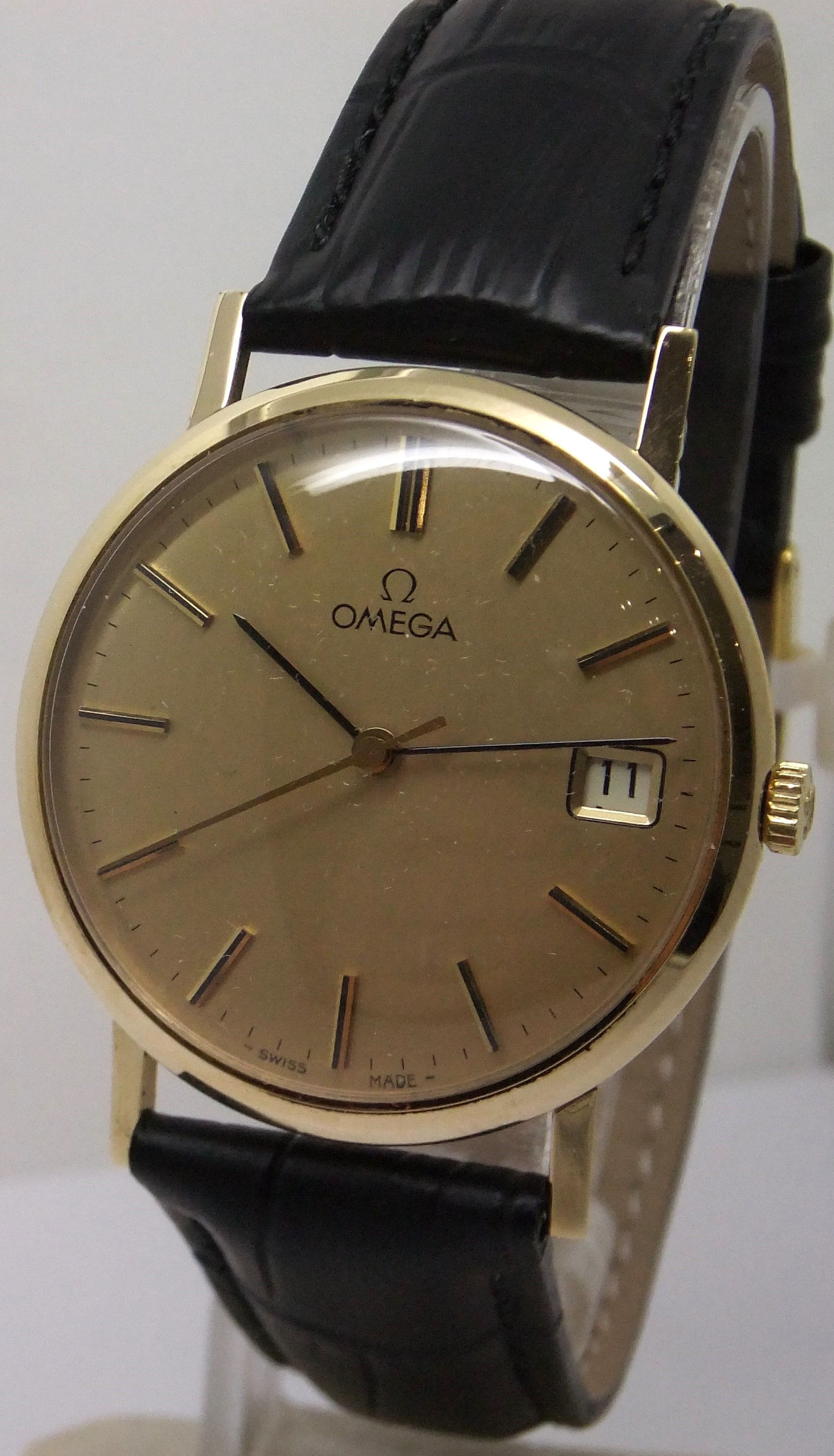 9ct Gold Omega Mechanical Manual Wind Movement.