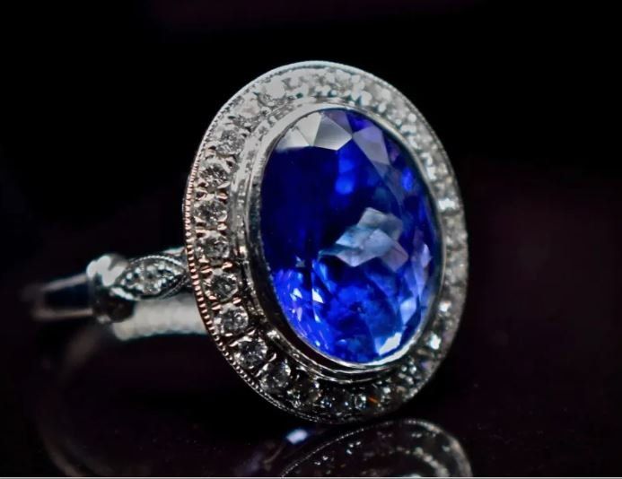 TANZANITE & DIAMOND RING