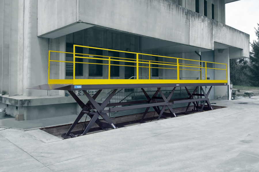 Extra-long cargo platform lift, truck loading platform for bulky loads, loading – unloading tandem scissor lift with extra-long platform