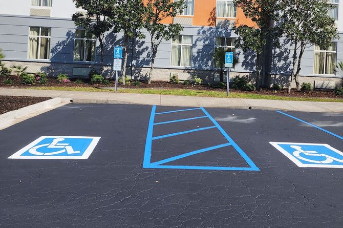 charleston parking lot line striping